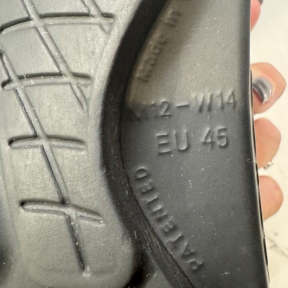 OOFOS Sandals Mens Size 12 Womens 14 Ooahh Black Recovery Comfort Slip On‎ - Picture 8 of 9